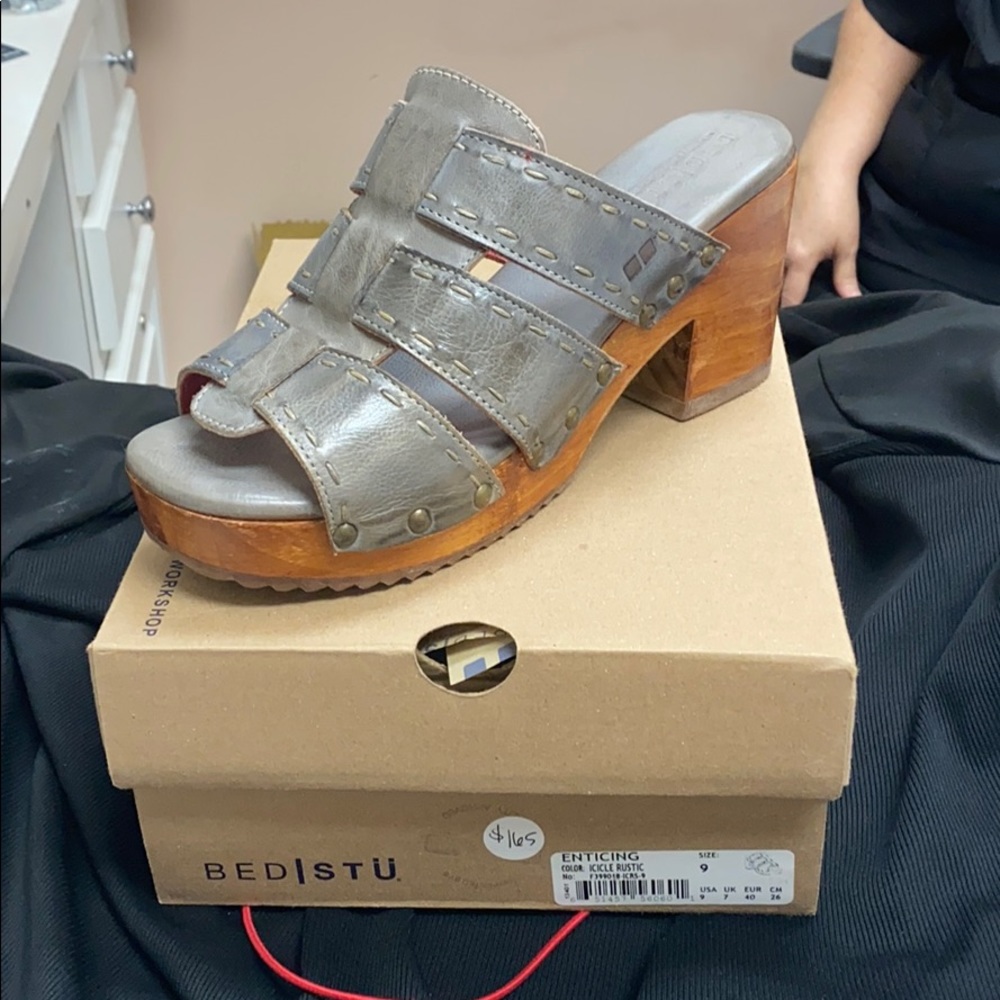Bed stu heel brand new never worn